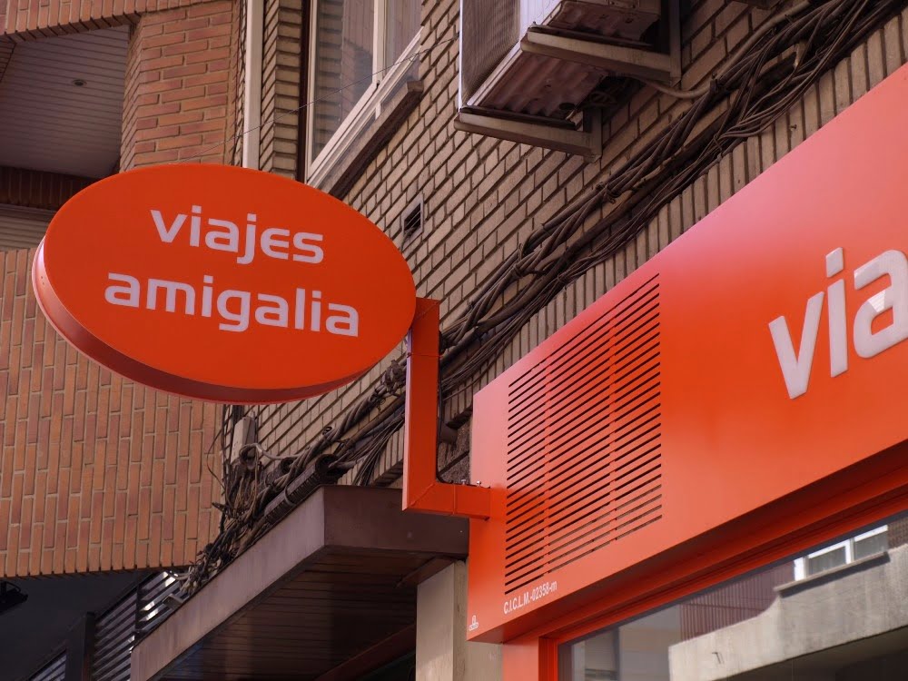 Rótulos luminosos para locales comerciales en Albacete