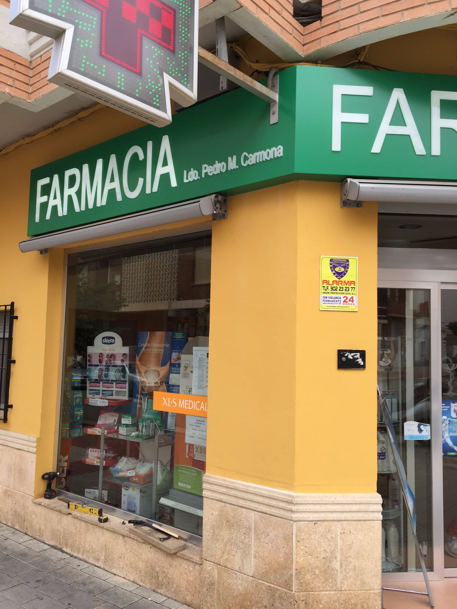 luminosos-31 Rótulos luminosos para farmacias en Albacete