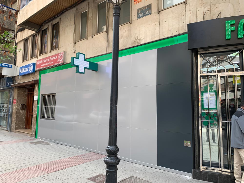 Farmacia Calle Rosario - Trabajos en Alucobond Albacete